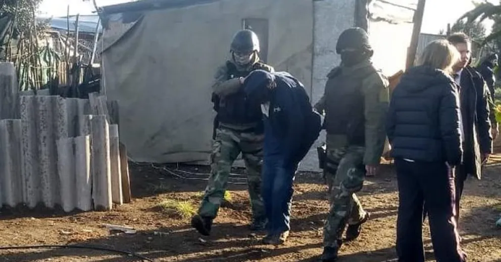 El hombre estaba durmiendo cuando lo fue a buscar la policía