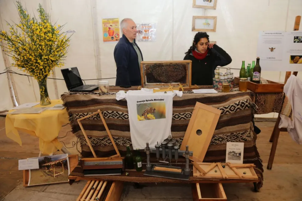 Productores, científicos y académicos se reúnen en El Bolsón para conversar sobre bioeconomía   