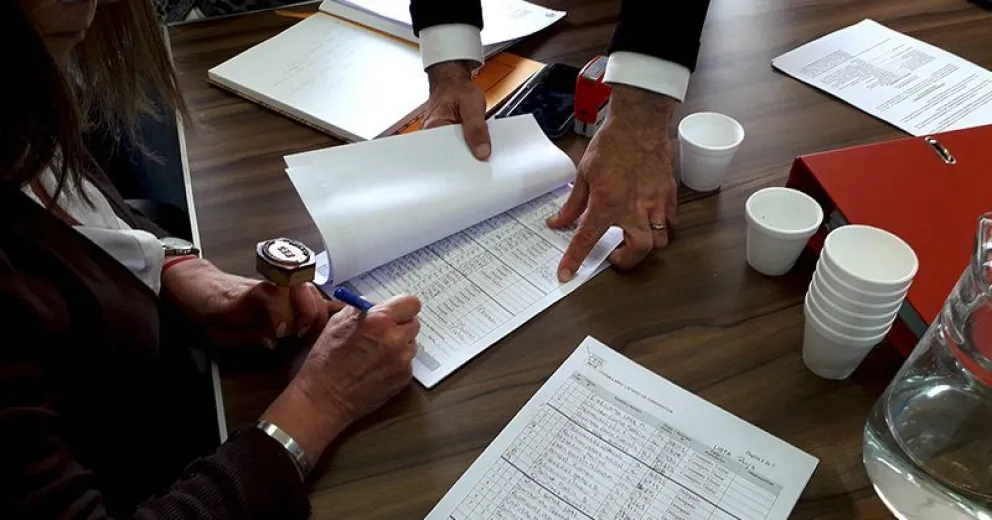 Se presentaron las dos listas  para elecciones en la CEB