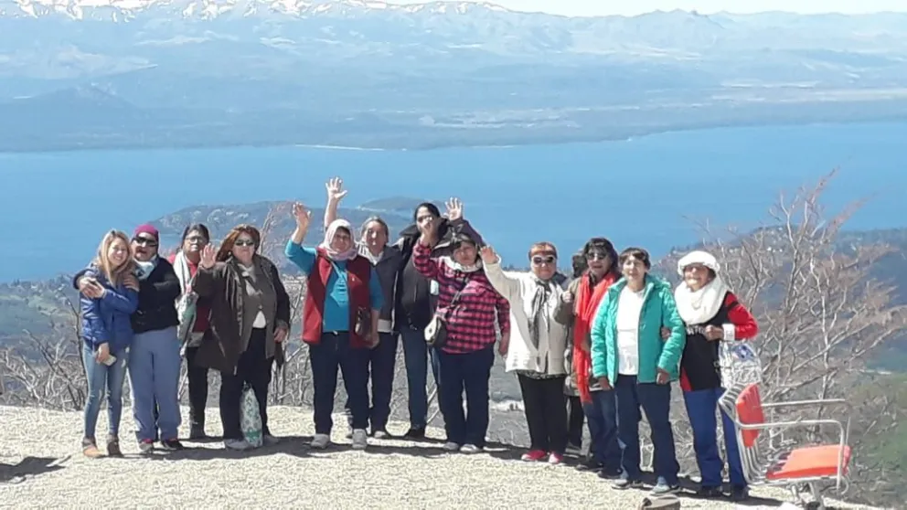 Integrantes del Centro de Abuelos El Pinar fueron a pasear a Catedral