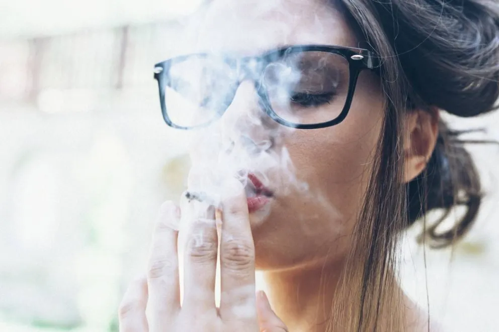 Fumar en exceso aumenta la cantidad de arrugas en la cara