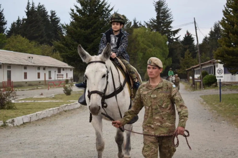 La Escuela Militar de Montaña abrió sus puertas en La Noche de los Museos