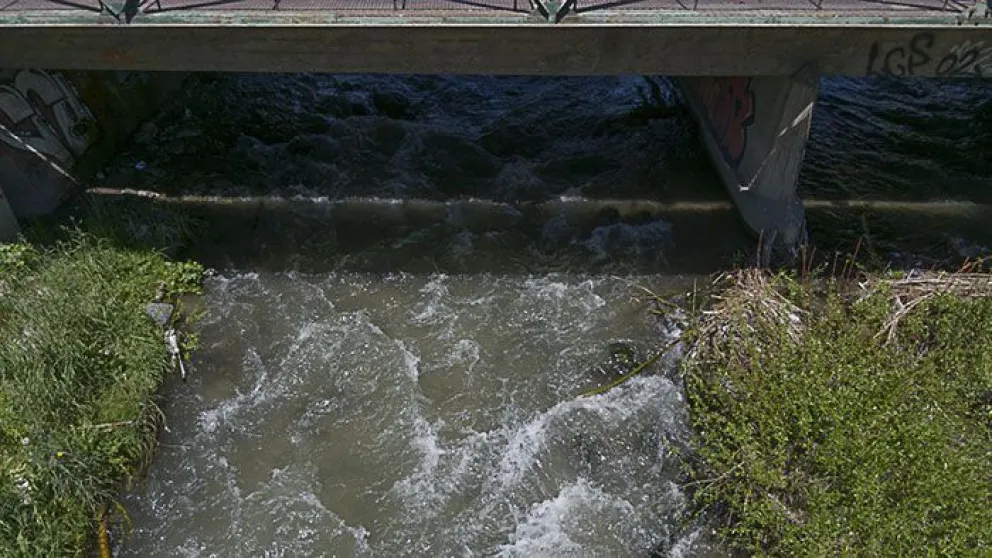 Sin solución ante el "fenómeno natural" que genera turbiedad en el agua 