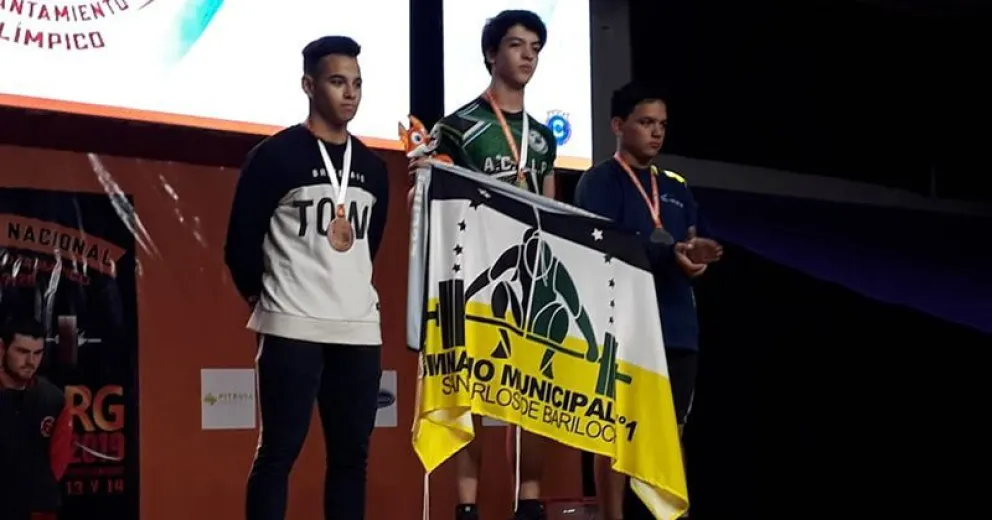 Dante Pizzuti y Katherina Szebun, convocados al Sudamericano de Pesas