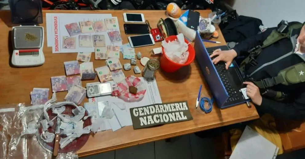 Detuvieron a una persona por fraccionamiento de drogas en una vivienda