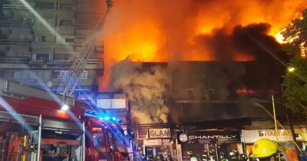 En medio de las protestas, ardió un edificio de Osorno