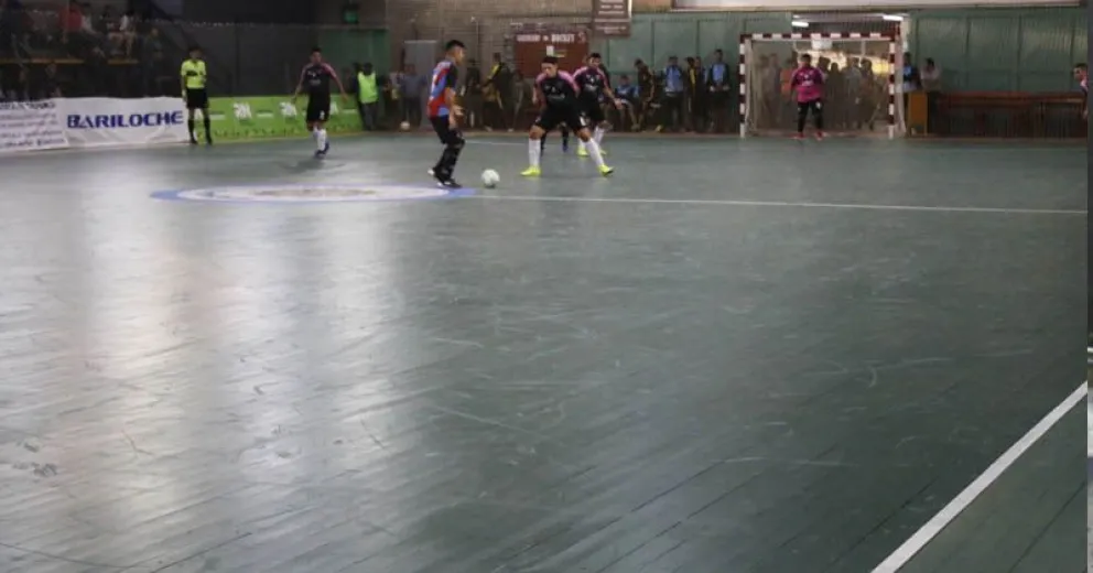 Así modificaron el piso del gimnasio para las jornadas del torneo 
