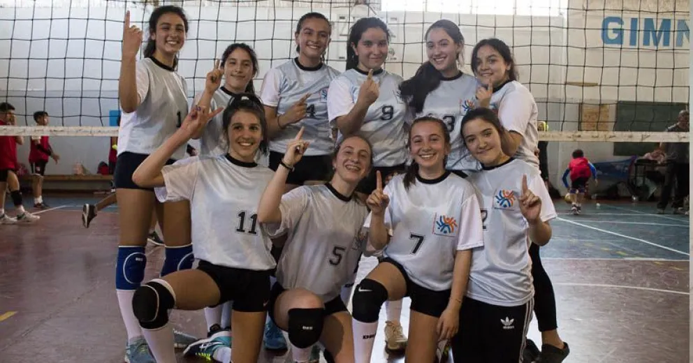 Las chicas de Don Bosco fueron campeonas en el vóley de la categoría Escolares.