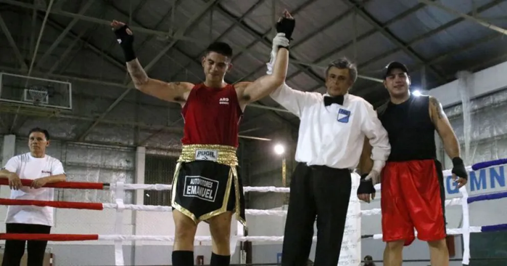 Santiago Pincheira se despidió del amateurismo con una gran victoria