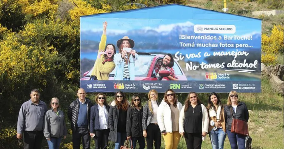 Renovaron el cartel de ingreso a la ciudad sobre consumo responsable