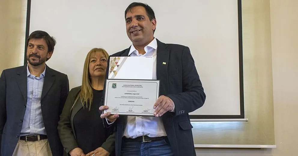 Cárdenas: “La UCR vuelve a una banca que perdió en 2015”