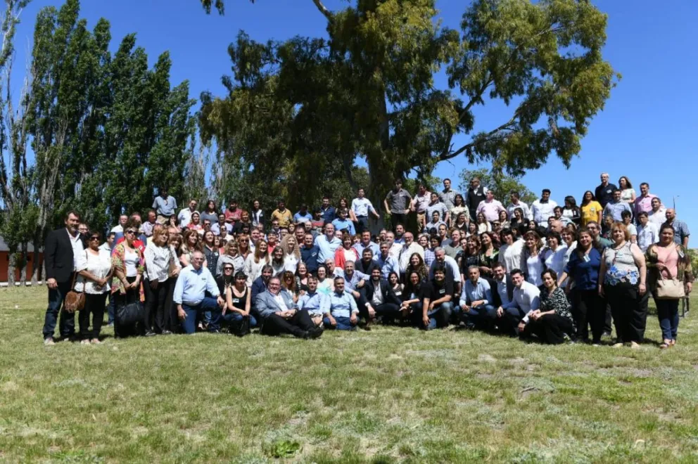 Weretilneck y Carreras celebraron junto a más de 200 autoridades electas en toda la provincia   