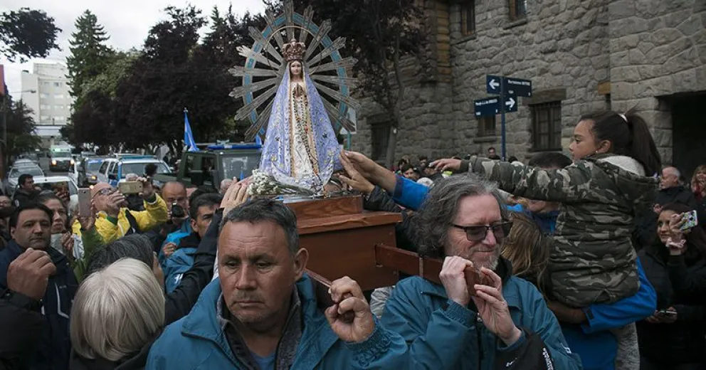 Llegó a Bariloche la imagen de la  Virgen que acompañó a los soldados en la guerra de Malvinas