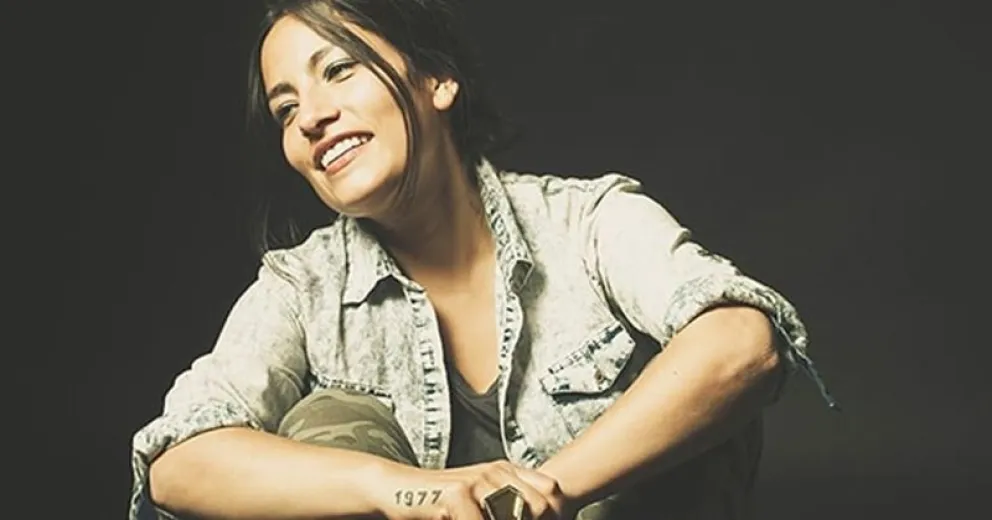 Ana Tijoux, nació en el exilio y volvió para cantar