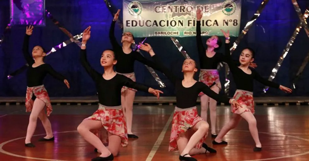Vibró el gimnasio de Bomberos con la Fiesta del Movimiento