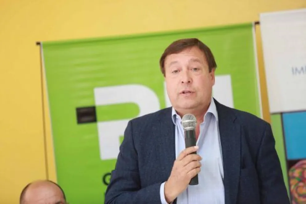 “Weretilneck deja el gobierno con un 61% de imagen positiva”