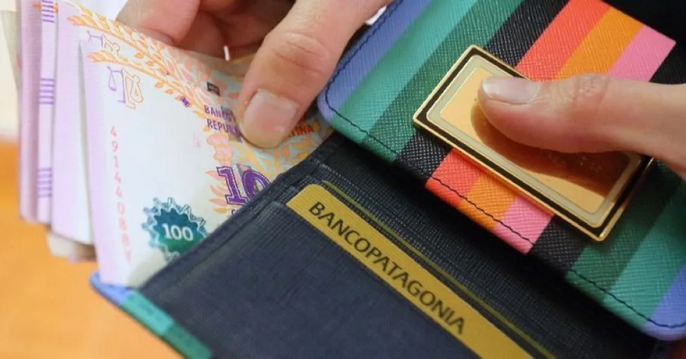 El viernes 24 comienza el pago de la primera mitad del Aguinaldo a estatales rionegrinos