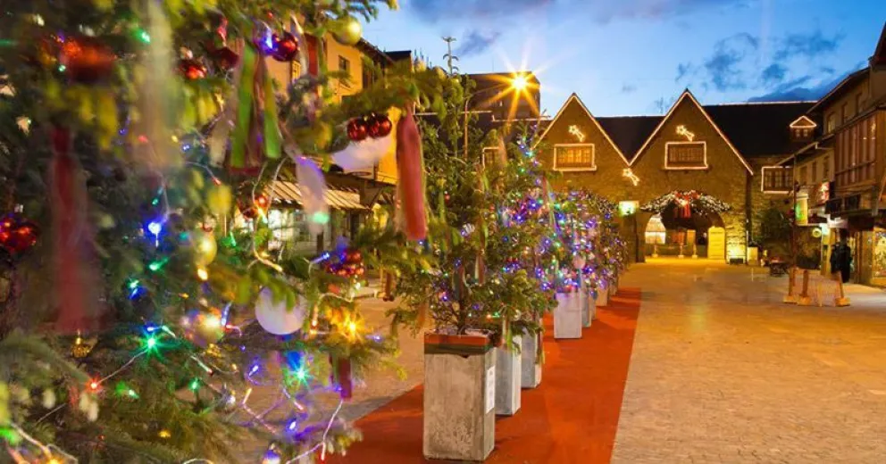 Bariloche recibe la Navidad con más decoración y propuestas para toda la familia