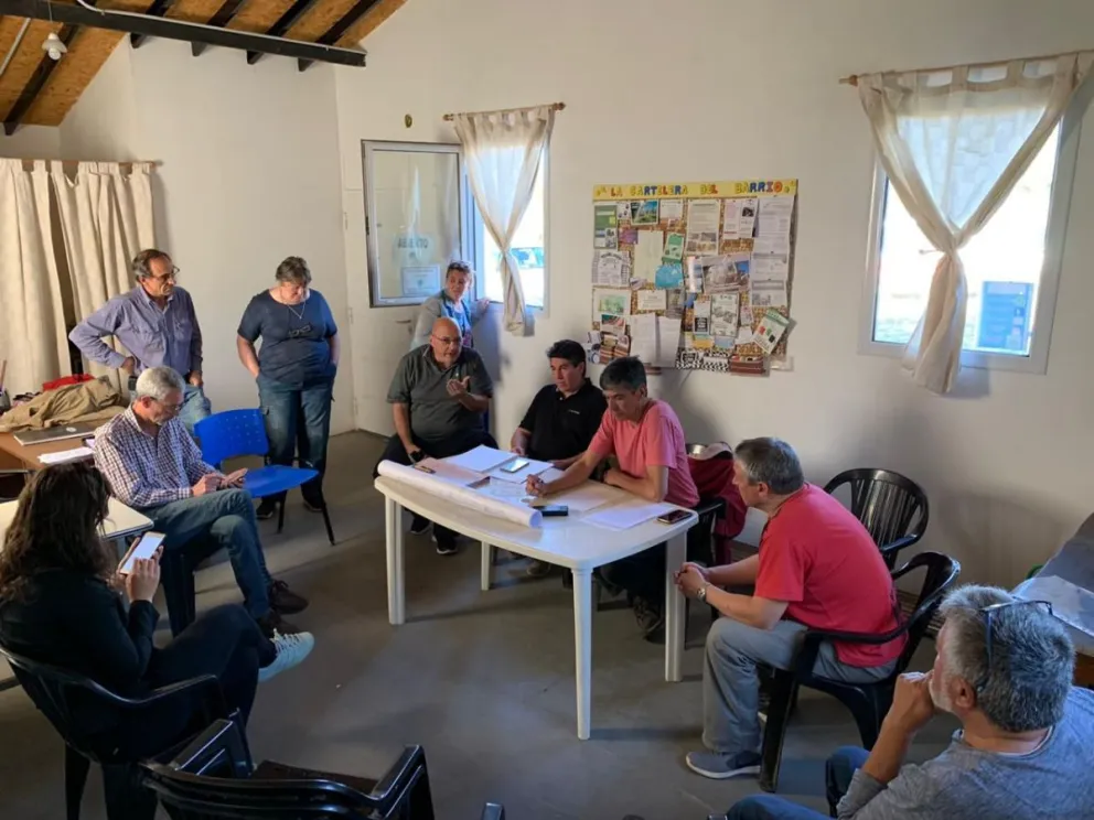 Vecinos de Las Victorias ven más cercana la posibilidad de tener la red de cloacas