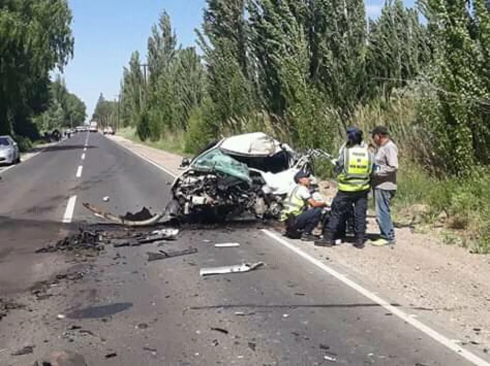 Un hombre falleció y 22 personas resultaron heridas en impresionante choque