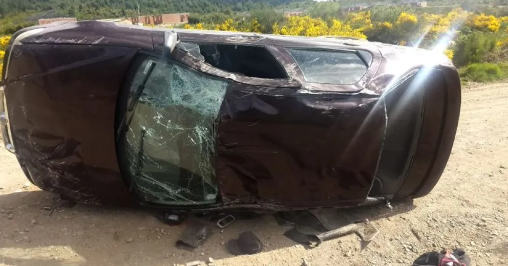 Vuelco sin lesionados en El Frutillar