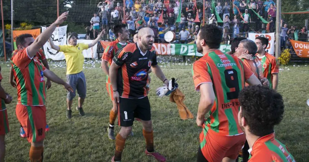 Puerto Moreno ganó sufriendo y está en semifinales junto a Estudiantes