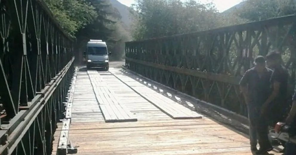Buscan a un hombre que cayó al agua en el Manso Inferior