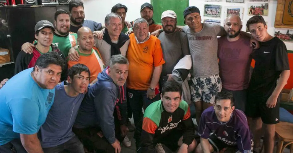 Ariel Holan en Puerto Moreno:  “Entrenar a un equipo es un arte”