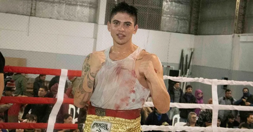 Pincheira ganó por fallo dividido ante Ríos en el Soyem