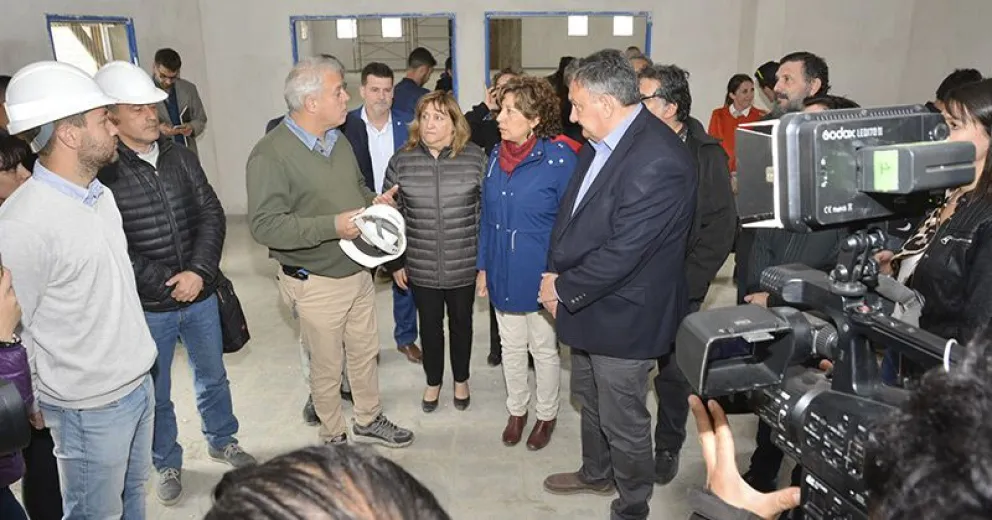 Arabela Carreras también constató las obras del CET 28