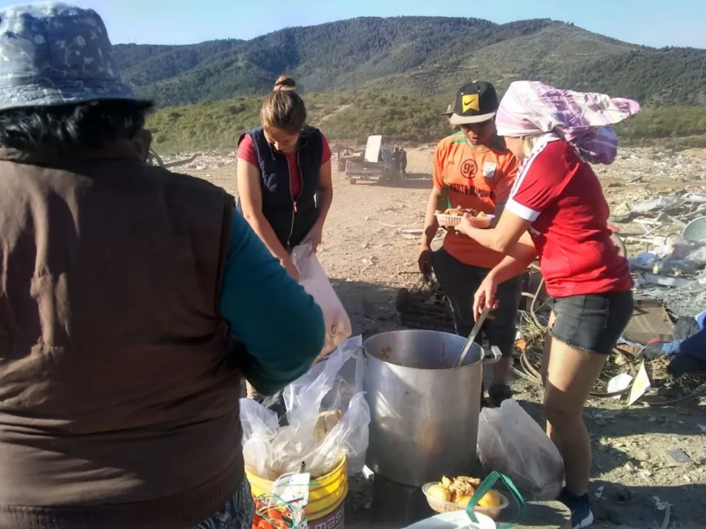 La “Olla ambulante” lleva el almuerzo a tres barrios y pide colaboración