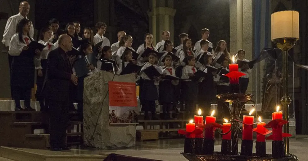 Música que evocó paz, amor y esperanza hizo emocionar en “Navidad Coral”