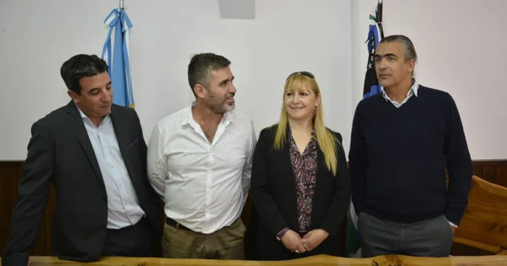 Provincia licitó obra que mejorará la presión de agua en barrio Las Mutisias