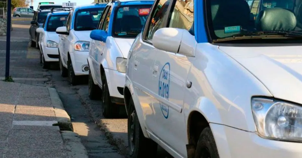 Piden que se entreguen licencias de taxis prometidas hace 5 años
