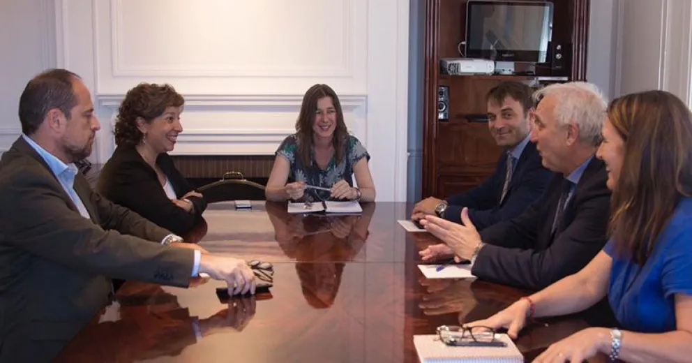 La gobernadora se reunió con la ministra de Seguridad de la Nación