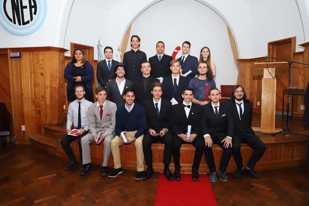 Egresaron nuevos profesionales de física e ingeniería del Balseiro