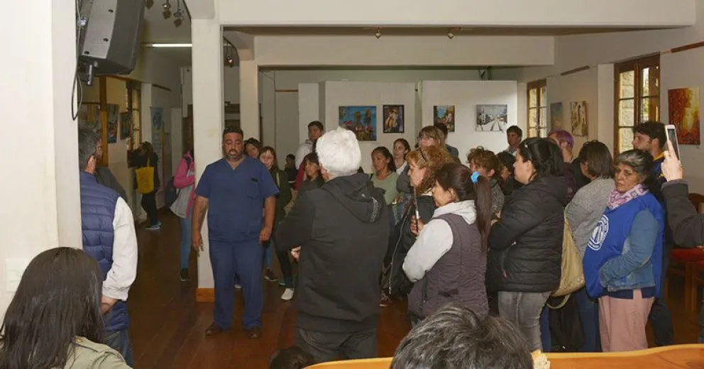 Los trabajadores del Sanatorio Del Sol, en la Municipalidad. (Foto archivo)