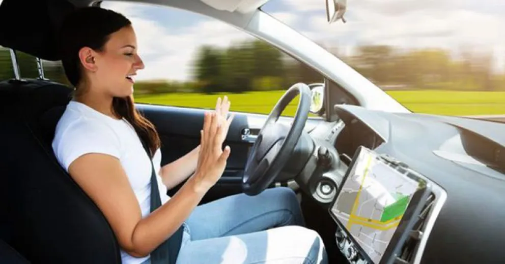 Presentan un sistema para  “manejar” el auto desde el teléfono