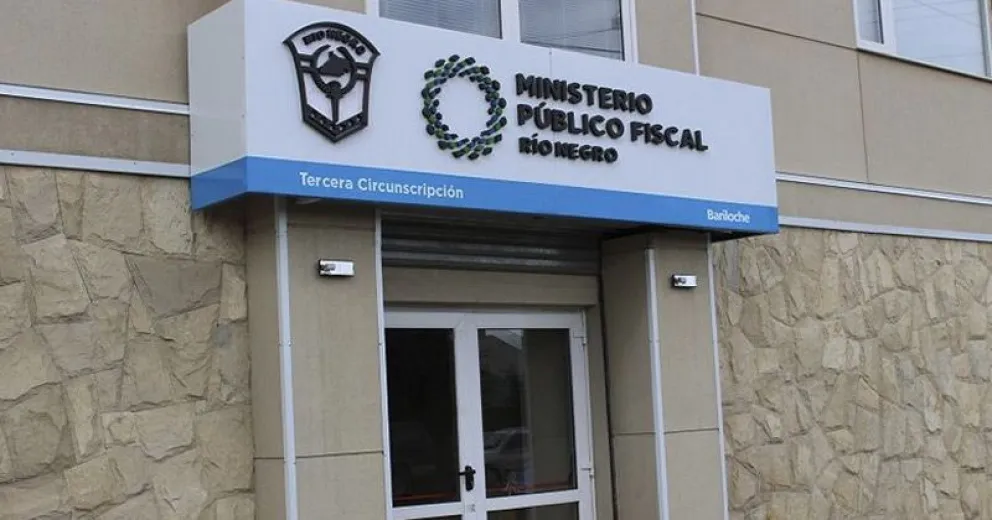 Defensores penales presentaron denuncia contra un policía