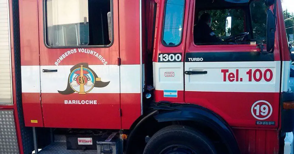 Bomberos y SPLIF combatieron un incendio forestal