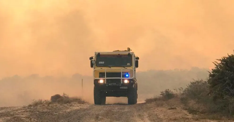 Lograron controlar el incendio en inmediaciones de Las Grutas