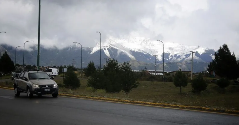 Con los cerros nevados, se espera que mejore el clima