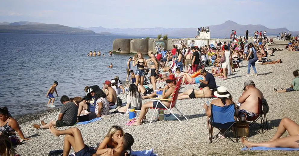 Vecinos y turistas disfrutaron de las playas durante un fin de semana de altas temperaturas
