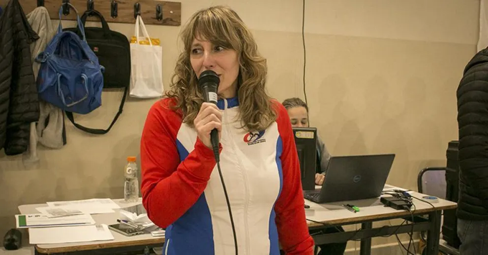 Mabel Chávez anunció el inicio de la pretemporada de Bariloche Oeste.