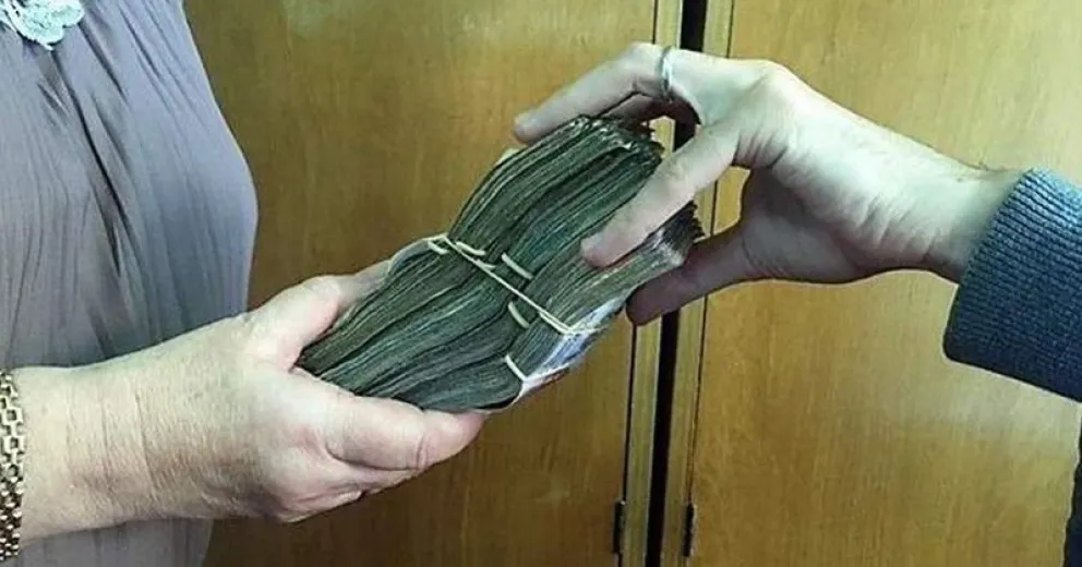 Cuento del tío: engañaron a una mujer de 91 años y se quedaron con sus ahorros