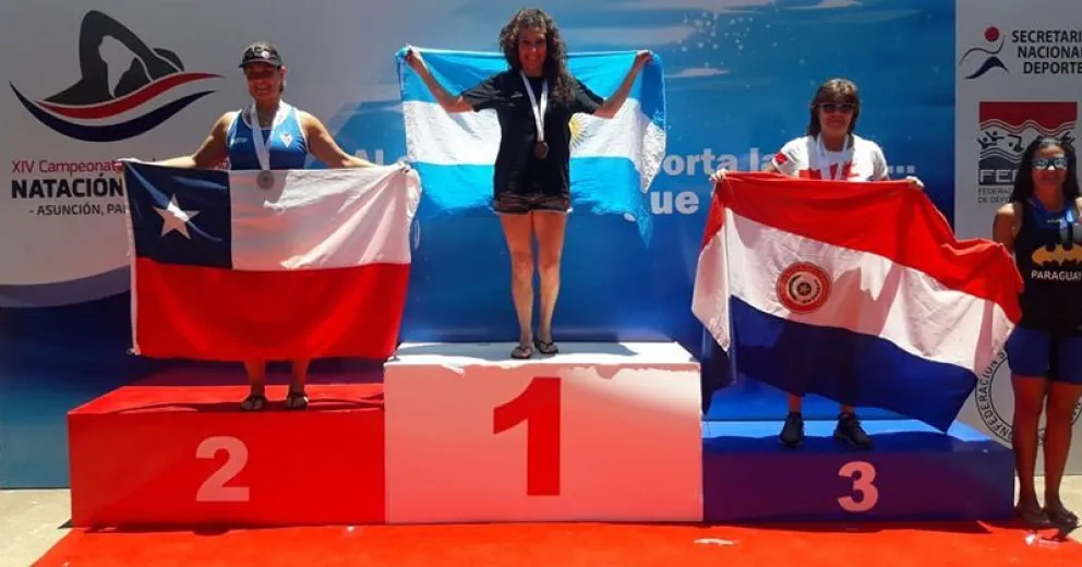 Un año de oro para la nadadora máster Roxana Pescader