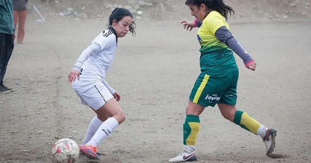 La Primera B protagoniza el fútbol femenino municipal