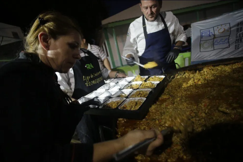 El Disco Rionegrino y la Filarmónica le pusieron color a la noche en Las Grutas