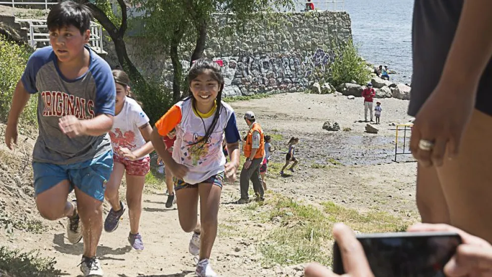Deporte, sol y emociones en el Tria Kids de la Costanera