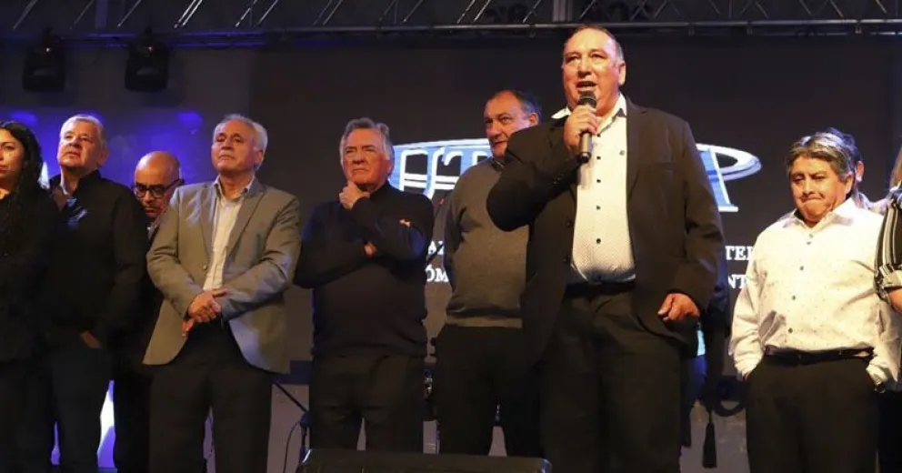  Nelson Rasini, secretario general de UTHGRA hizo el anuncio del acuerdo.